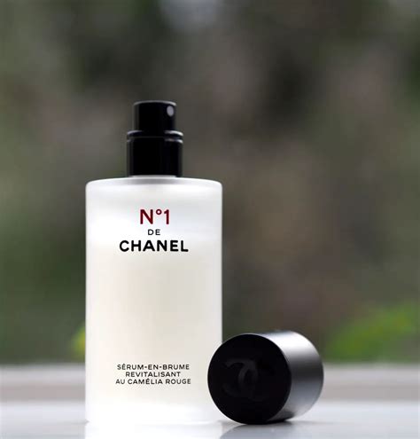 no 1 de Chanel revitalizing serum